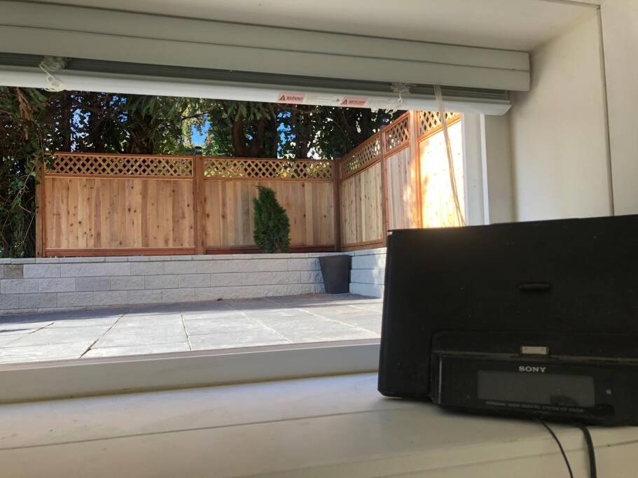 Bright Private Suite Near Departure Bay Beach 나나이모 외부 사진