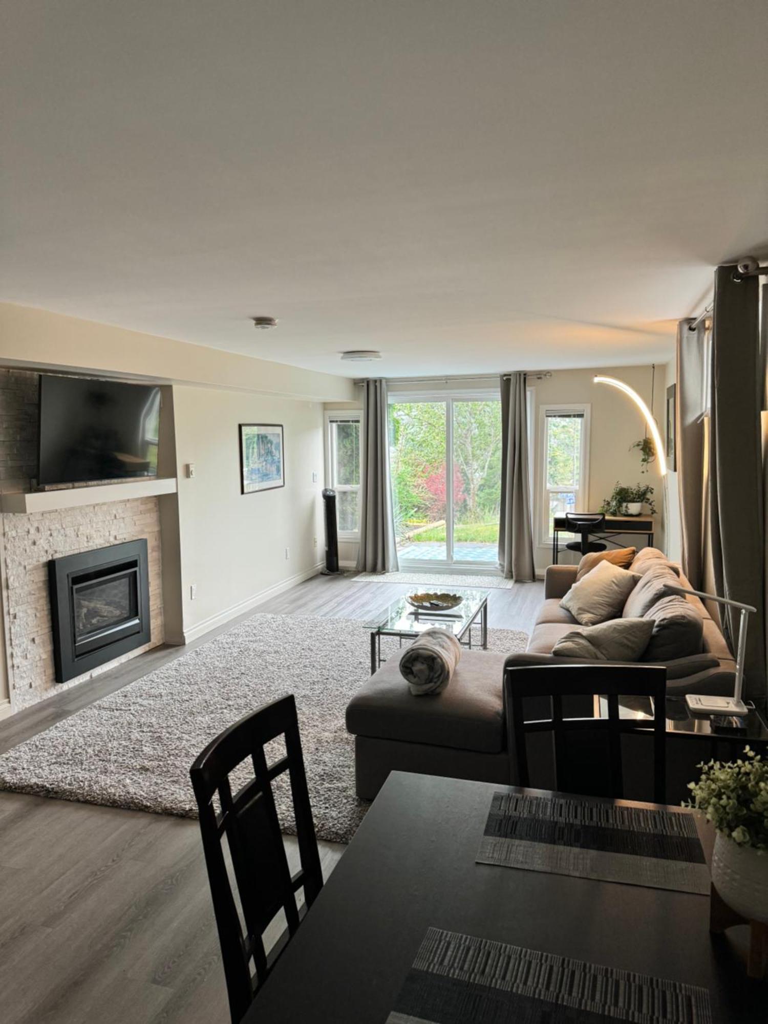 Bright Private Suite Near Departure Bay Beach 나나이모 외부 사진