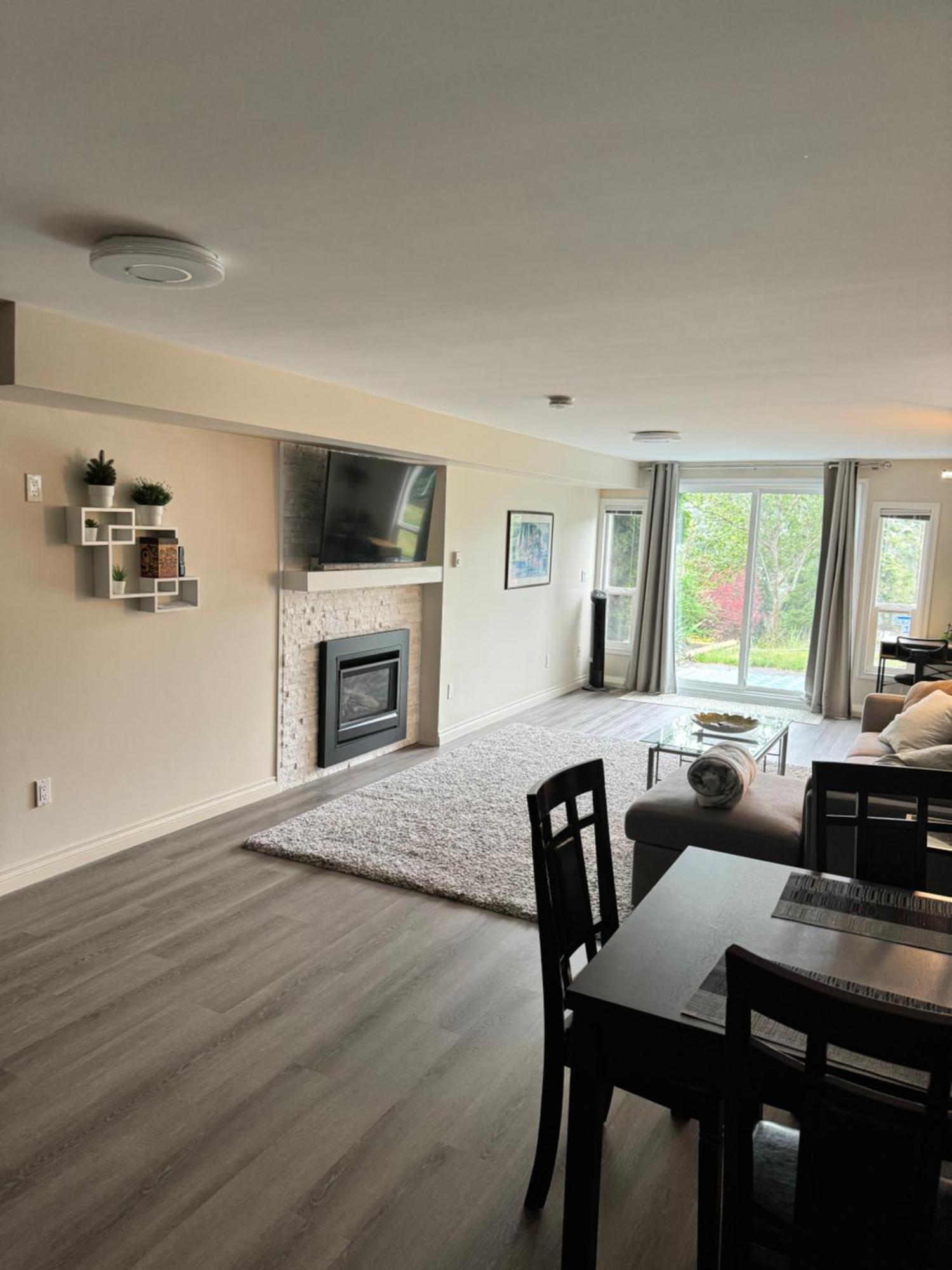 Bright Private Suite Near Departure Bay Beach 나나이모 외부 사진